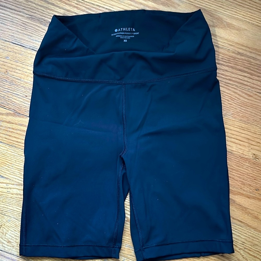 Athleta women’s extra small, stash pocket 7” shorts